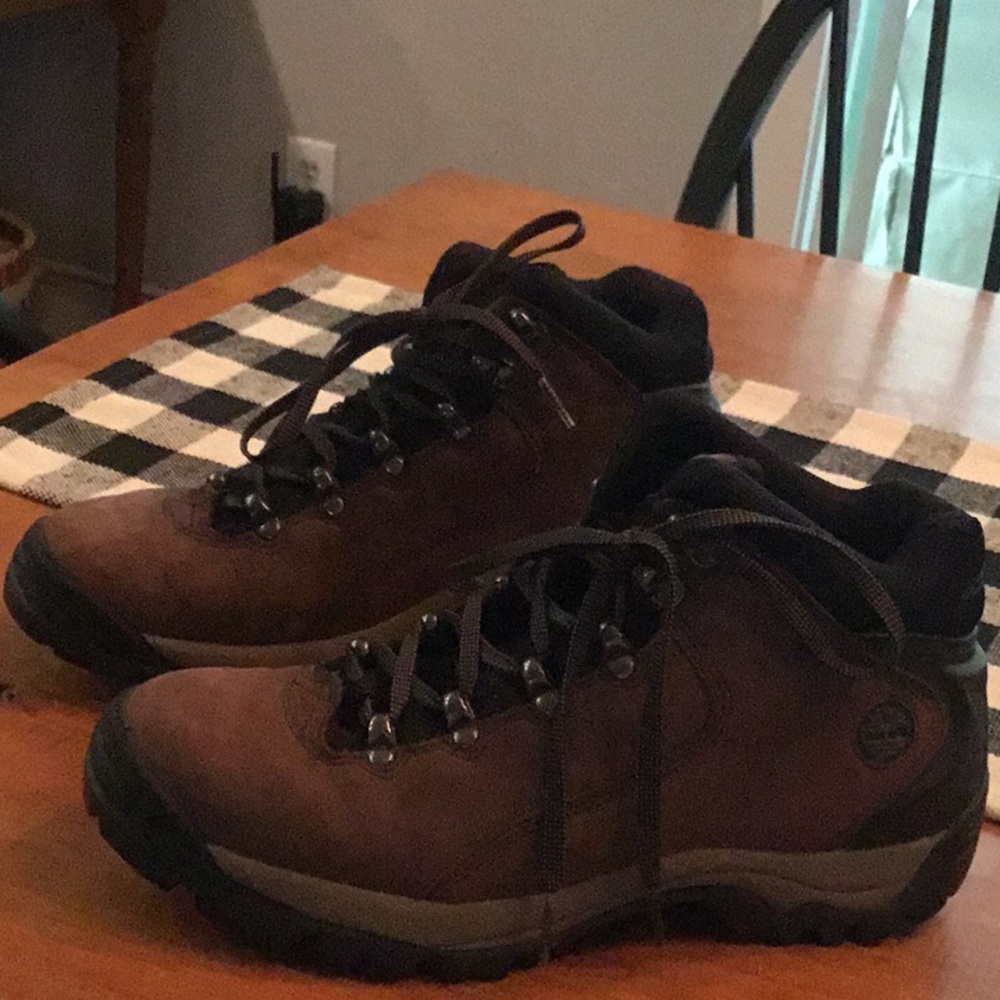 Timberland hiker boots, size 9, in excellent condition